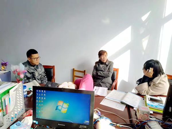 桓仁县教师进修学校中学部深入二棚甸子学校进行调研活动