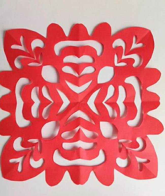 桓仁县业主沟小学·王卓越·剪纸作品《窗花》_学生才艺_学生频道