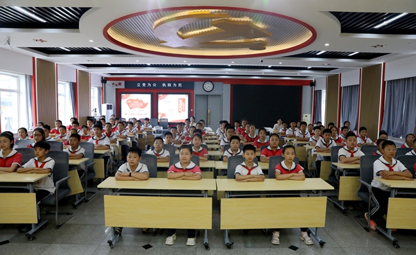 0602ed1b2cfd4464829fc97c5a98f92b.jpg